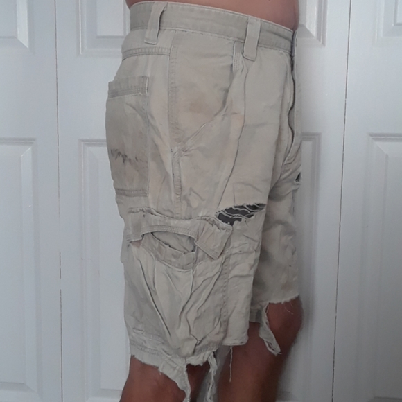 Distress - Picture 3 of 4